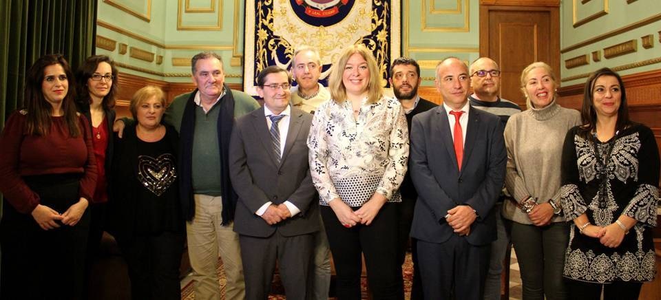 La Diputación de Granada se compromete con el sector pesquero de Motril y anuncia inversiones para mejorar el Parque de Bomberos_