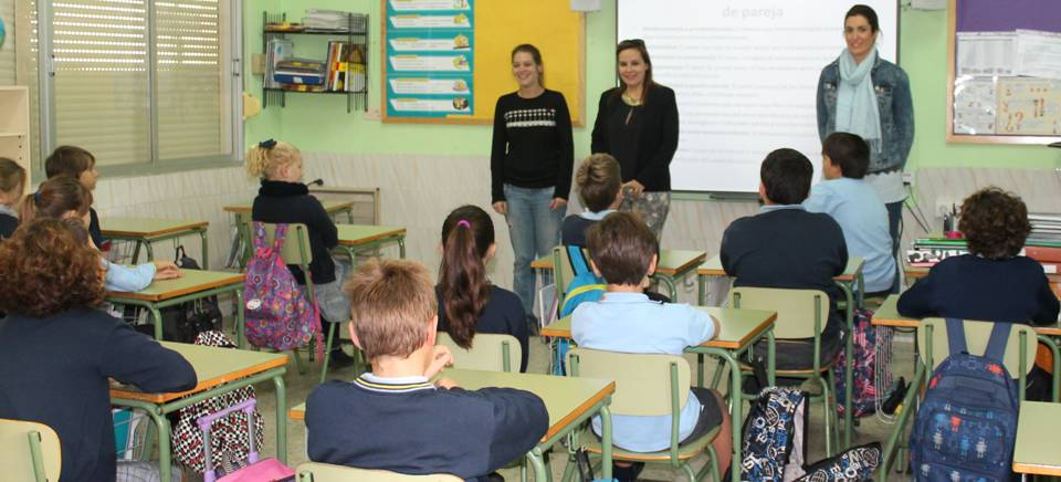 Un taller enseña a los jóvenes a identificar la violencia de género que esconden algunos mitos del amor romántico.png
