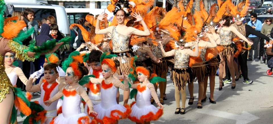 A pesar del viento La Herradura celebró su Carnaval Infantil3