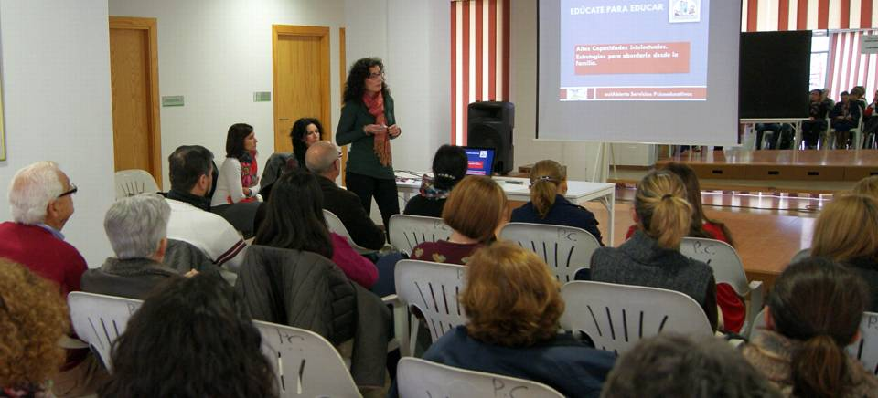 Continúan las charlas del ‘Proyecto para la mejora de la calidad educativa de Motril, Edúcate para educar’