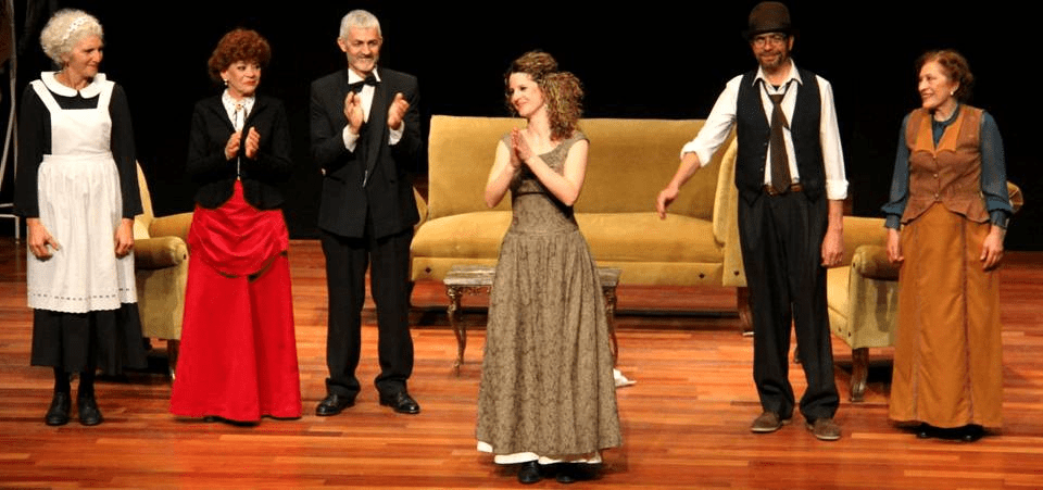 El Taller de Teatro de Salobreña triunfó en Almuñécar con 'Casa de muñecas'