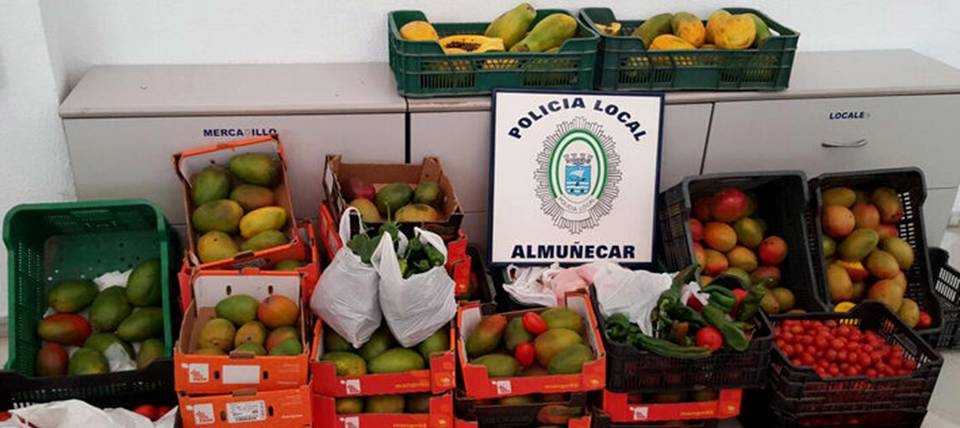La Policía Local de Almuñécar decomiso 185 kilos de frutas y verduras en el Rastrillo Solidario