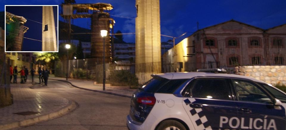 Los vecinos de las viviendas próximas a la Fábrica del Pilar desalojados este lunes comienzan a volver a sus casas