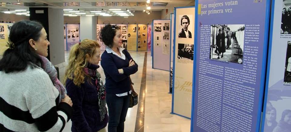 Hasta el 17 de marzo Almuñécar acoge la exposición "El Voto Femenino en España"