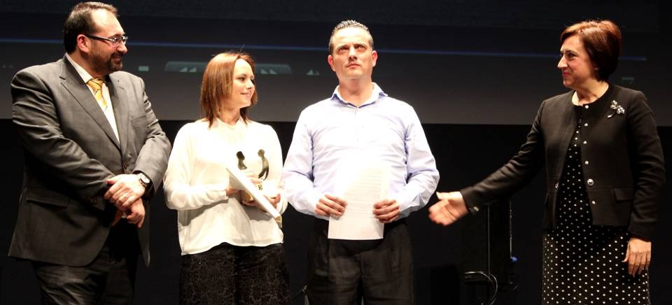 El AMPA L@s Travies@s del Colegio Río Ebro de Motril recoge en Granada el 'Premio por la Igualdad de Género 2016'