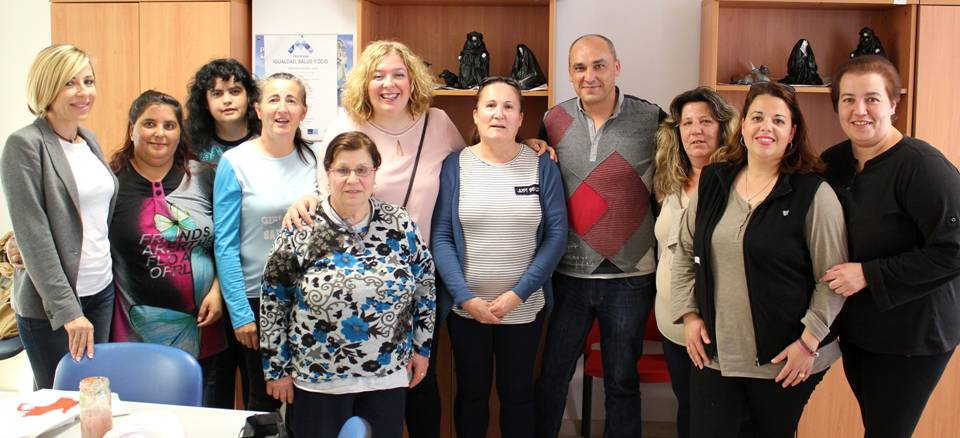 La alcaldesa visita los Talleres de Adultos de Varadero y Santa Adela