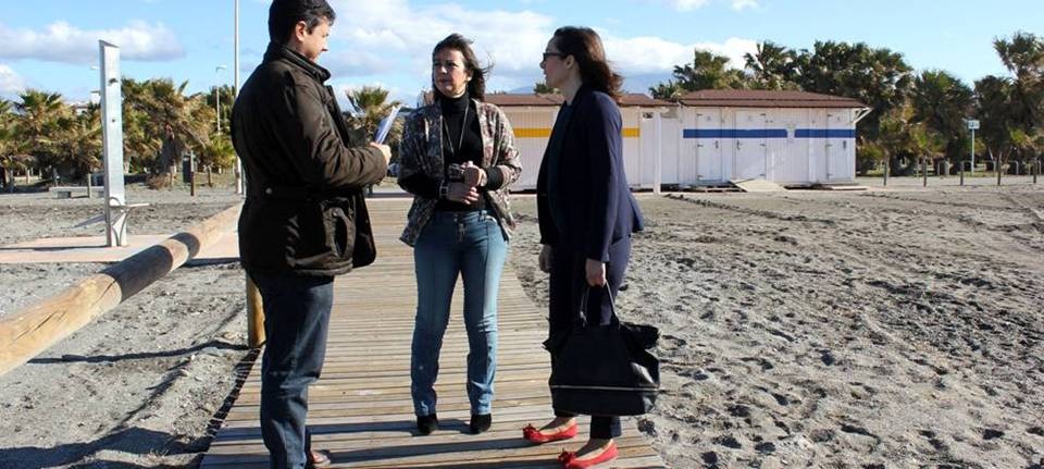 Un dispositivo especial acondiciona las playas motrileñas para Semana Santa