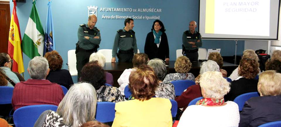 Charla a los mayores sexitanos para prevenir y mejorar su seguridad