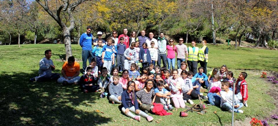 Flores para los jardines del Parque de los Pueblos de América