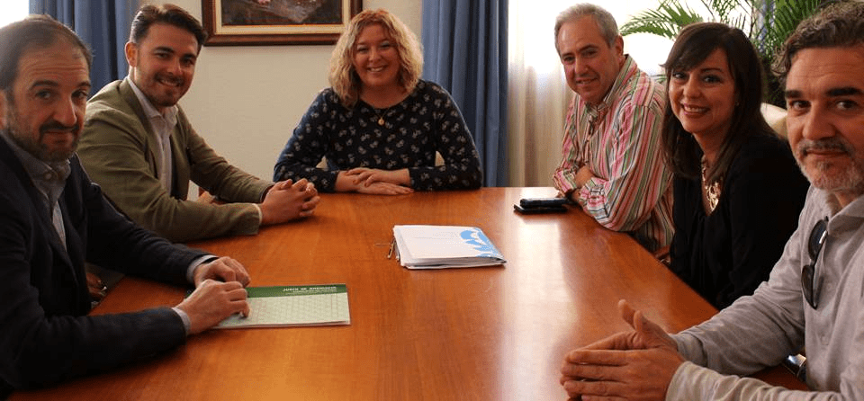 La alcaldesa se reúne con el delegado de Turismo y Cultura para tratar sobre la Fábrica del Pilar