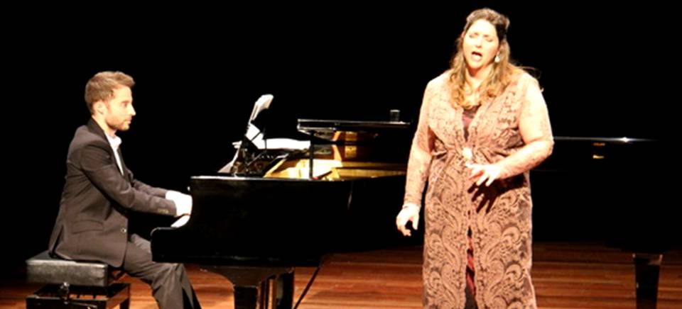 La soprano Leticia Rodríguez ofreció un bello concierto en Almuñécar