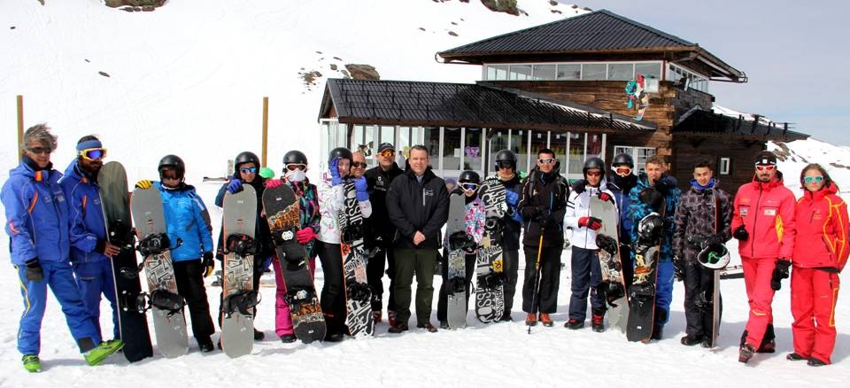 Más de 3.000 niños de la provincia descubren la nieve esta temporada