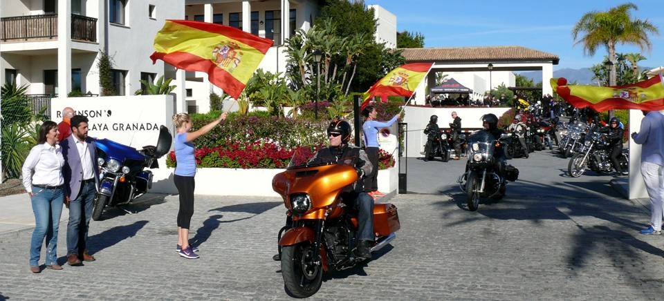Más de un centenar de Harley Davidson participan en la VIII concentración ‘Toro Run’, cuya base es el Hotel Robinson de Motril