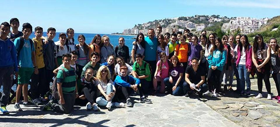 Medio centenar de alumnos del IES Puerta del Mar conocen la biodiversidad del parque del Mediterráneo