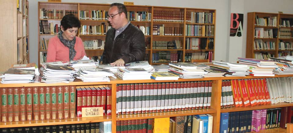 Salobreña celebra el Día del Libro con homenajes a diversos escritores