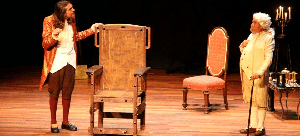 Silvio Rivas y Juanon Miguel tuvieron una actuación brillante en la interpretación de la obra 'El veneno del teatro'.png