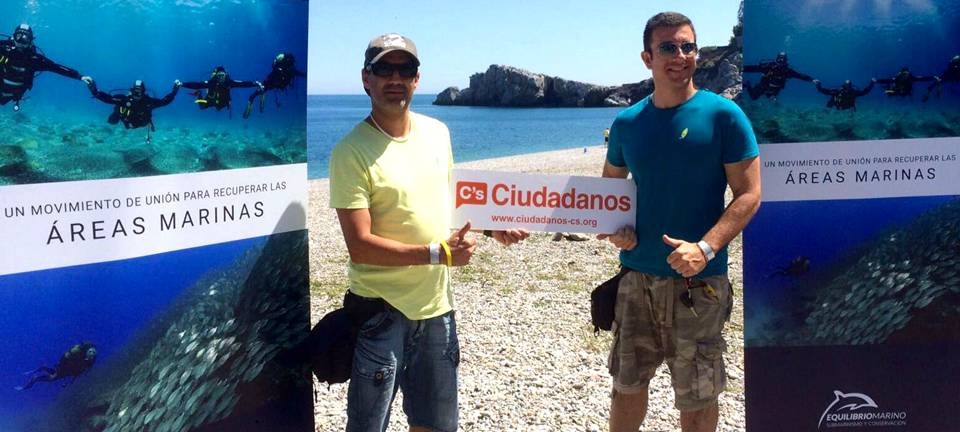 Ciudadanos colabora en la limpieza del fondo marino