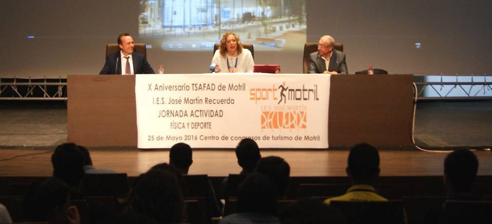 La alcaldesa inaugura la ‘Jornada de Actividad Física y Deporte’ del IES Martín Recuerda
