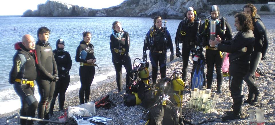 Esta semana concluye el primer curso de buceador científico que se ha celebrado en la Universidad de Granada, como formación de posgrado profesional