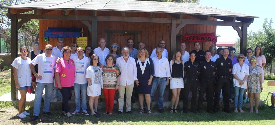 La alcaldesa de Motril junto al profesorado del colegio Luis Pastor