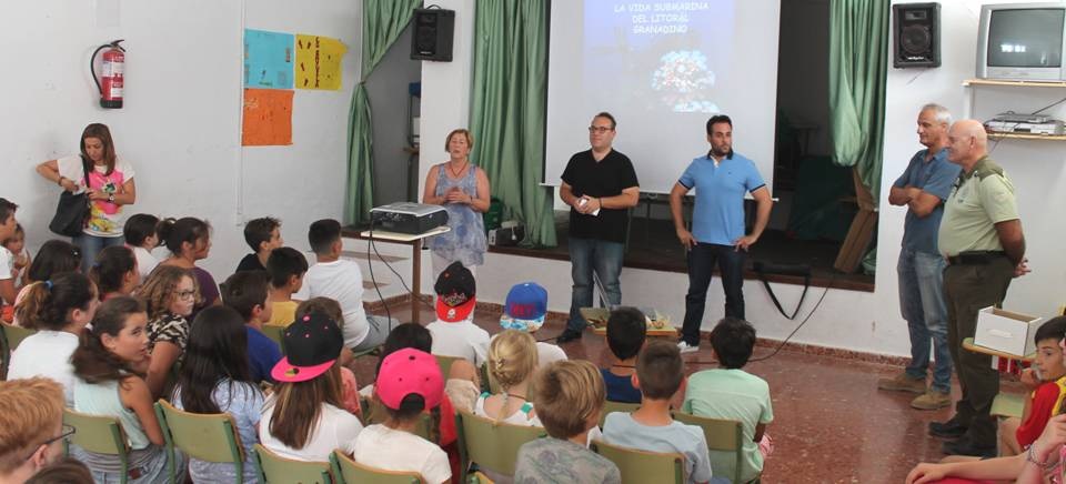 La Villa lleva a cabo una jornada de concienciación sobre los fondos marinos para escolares