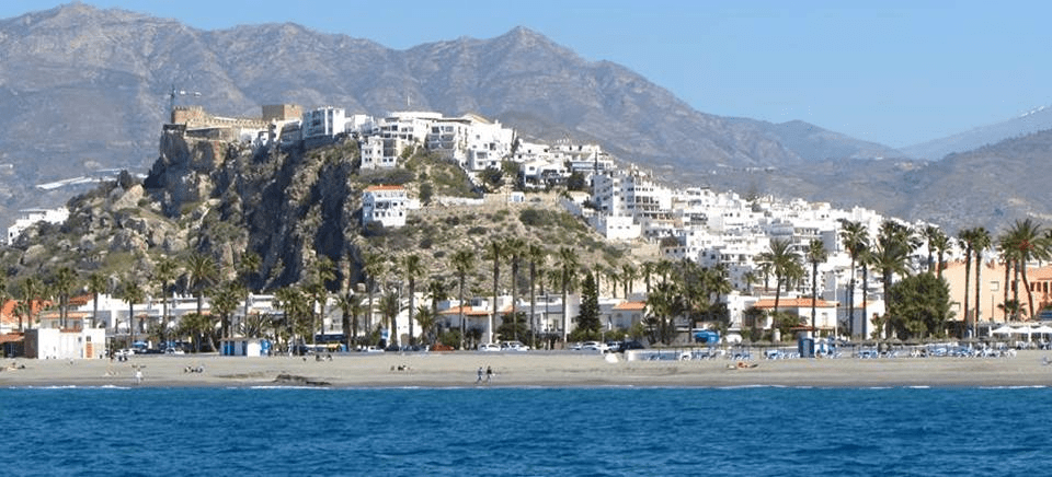La normalidad vuelve a la playa de Salobreña