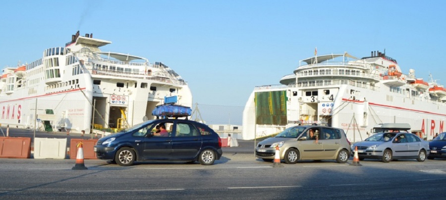 Más de 13.500 pasajeros y 3.500 vehículos han pasado por el Puerto de Motril en el fin de semana más intenso de la OPE