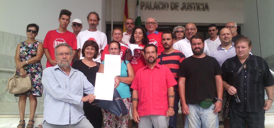 Visita a los juzgados de Pedro Arrojo y Sergio Pascual en relación al desahucio de Vanesa y Omar