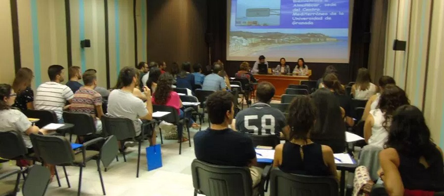 almunecar-acoge-un-curso-sobre-lentes-de-contacto-para-corneas-irregulares