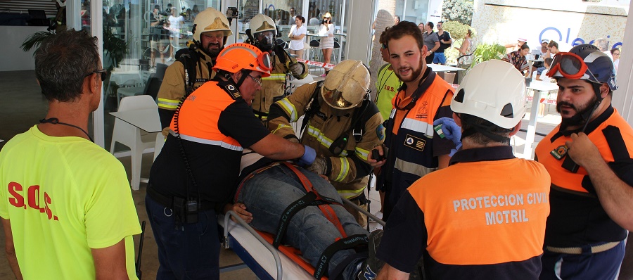 Bomberos, Policía Local y Protección Civil de Motril se ponen a prueba en un simulacro de incendios