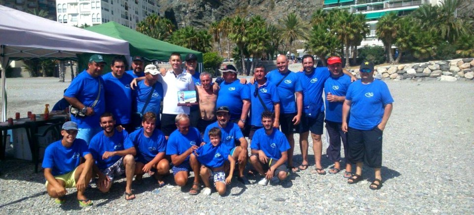 rafael-martin-matias-gana-el-i-memorial-de-pesca-antonio-rodriguez-ligero-el-zafio-con-embarcacion-fondeada