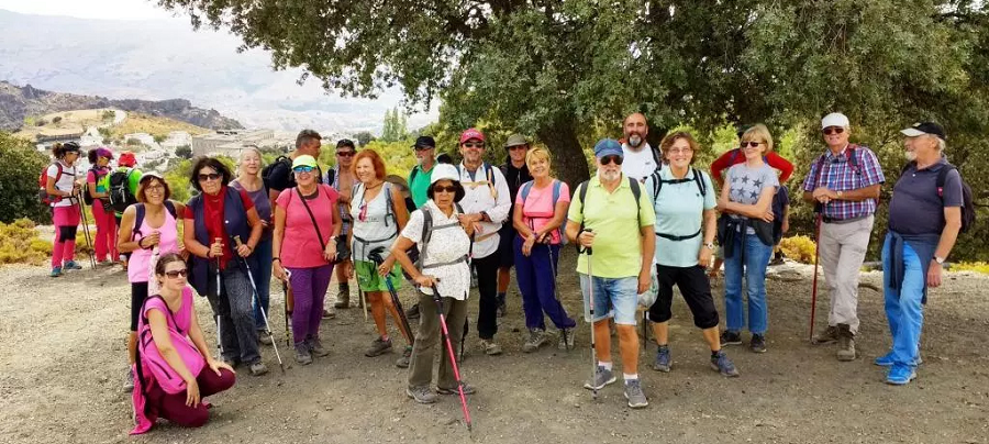 senderistas-sexitanos-participaron-en-la-ruta-entre-trevelez-y-juviles