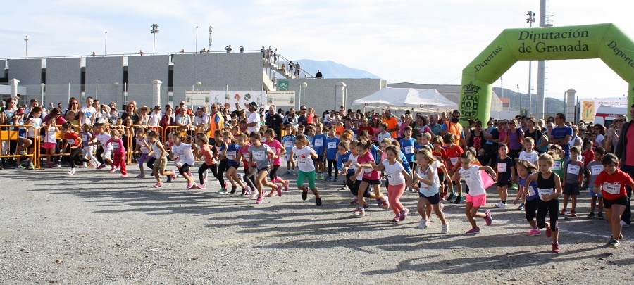 600-atletas-participan-en-el-i-cross-escolar-villa-de-salobrena