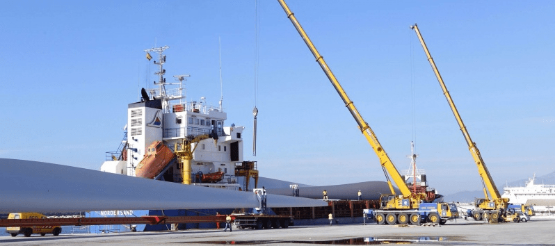 el-puerto-exporta-hasta-septiembre-un-23-mas-de-palas-eolicas-que-en-2015