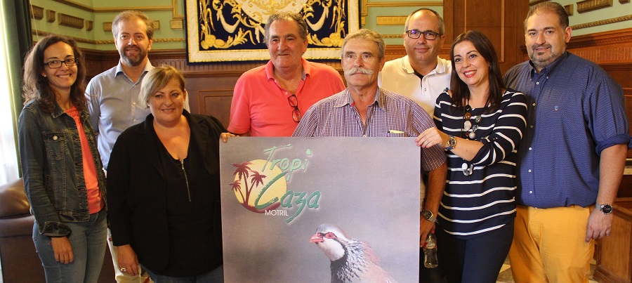 la-plaza-de-toros-acoge-este-fin-de-semana-la-feria-tropicaza-con-la-mayor-exposicion-de-aves-rapaces-de-andalucia