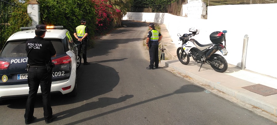 la-policia-local-de-motril-recupera-mas-de-170-kilos-de-aguacates-en-el-acceso-a-una-finca-de-la-zona-norte-de-la-ciudad