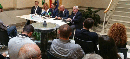 los-frutos-tropicales-y-el-ron-de-cana-entran-a-formar-parte-del-producto-de-la-junta-andalucia-paisajes-con-sabor