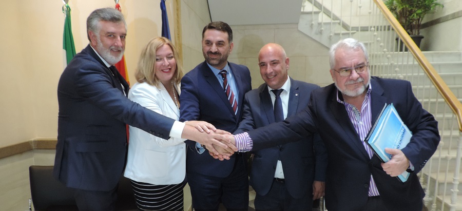 los-frutos-tropicales-y-el-ron-de-cana-se-promocionaran-a-traves-del-producto-de-la-junta-andalucia-paisajes-con-sabor