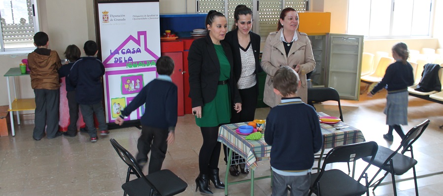 talleres-dirigidos-a-los-escolares-promueven-la-igualdad-en-la-cocina