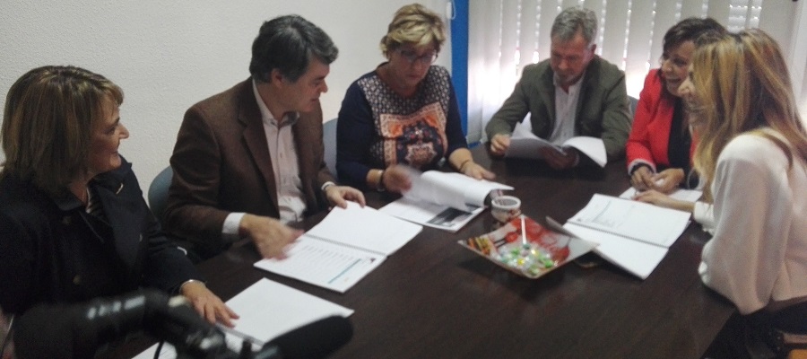 carlos-rojas-visita-la-ela-de-carchuna-calahonda-para-conocer-sus-necesidades