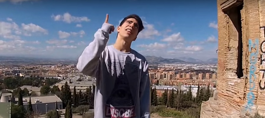 el-joven-rapero-angel-h%e2%80%a0che-presenta-en-europatropical-bohemio