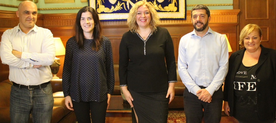 esther-garcia-garaluz-recibe-el-reconocimiento-de-la-ciudad-de-motril