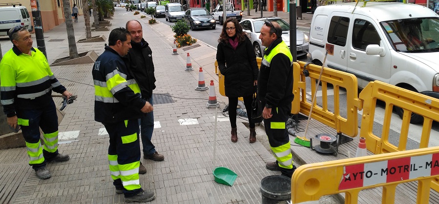 obras-en-la-avenida-de-salobrena-para-acabar-con-las-barreras-arquitectonicas-en-los-pasos-de-peatones