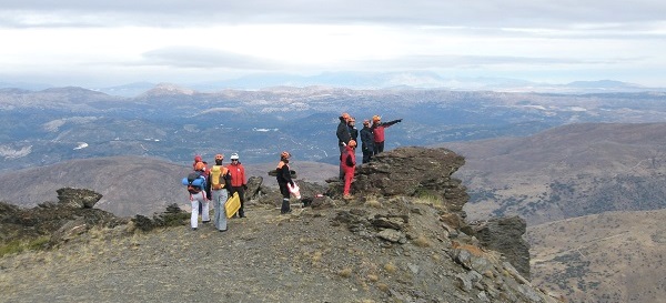 proteccion-civil-participa-en-cursos-formativos-de-orientacion-y-socorrismo-y-primeros-auxilios-en-montana