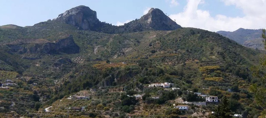 rescatado-un-parapentista-herido-en-la-zona-de-los-castillejos