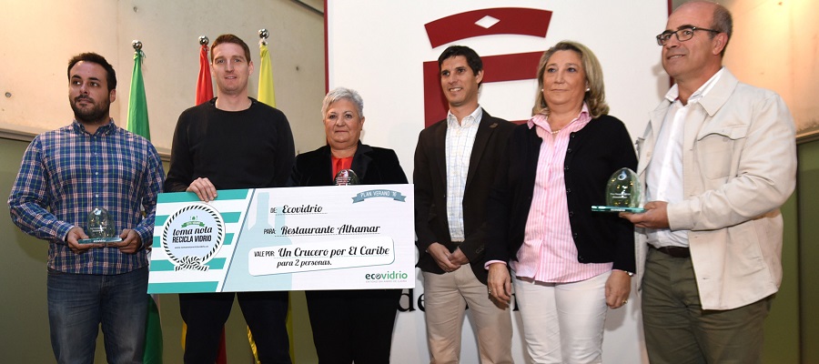 un-restaurante-de-almunecar-premiado-como-mejor-reciclador-de-vidrio-del-pais