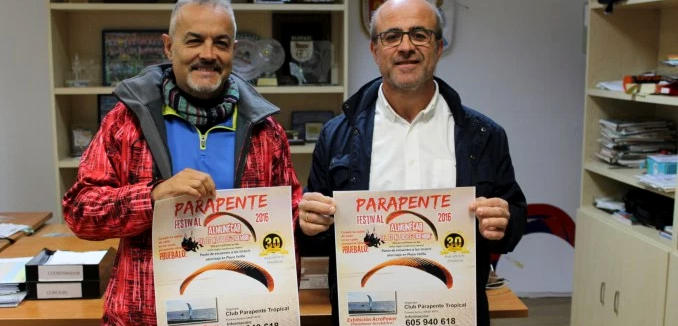 almunecar-acogera-un-festival-internacional-de-parapente