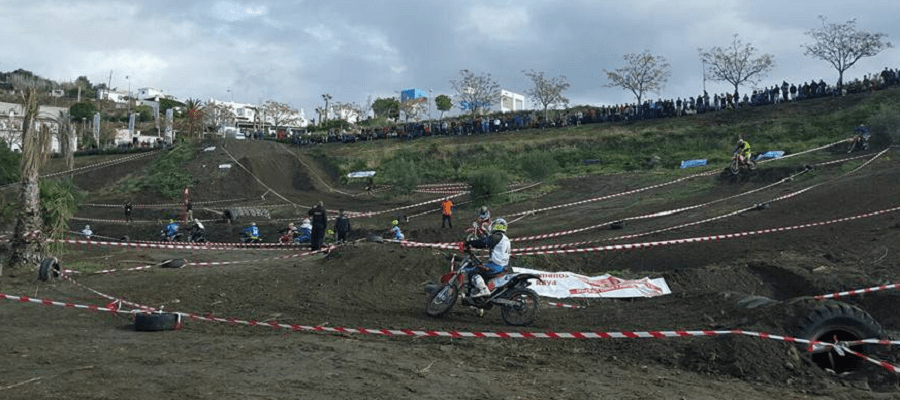 de-la-rica-y-bueno-se-impusieron-en-el-ix-enduro-indoor-ciudad-de-almunecar-memorial-raul-linares-moya