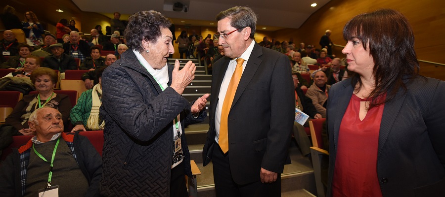 diputacion-reune-en-la-costa-a-mas-de-100-mayores-de-toda-la-provincia-para-que-no-pasen-solos-las-fiestas-navidenas