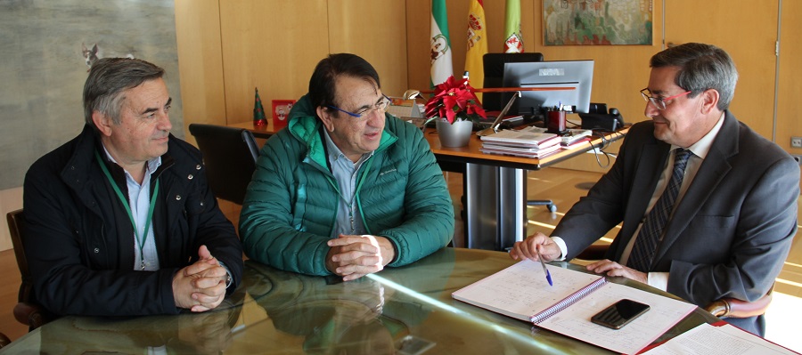 diputacion-y-sindicatos-urgen-una-solucion-inmediata-para-los-trabajadores-del-campo-excluidos-del-pfea